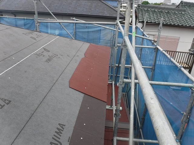 設置中のカラーベスト